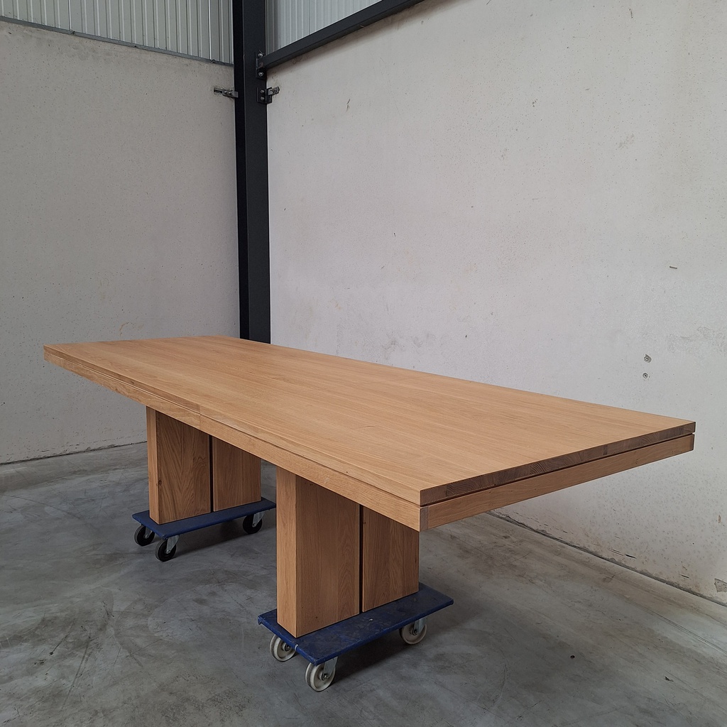 Double extendable dining table