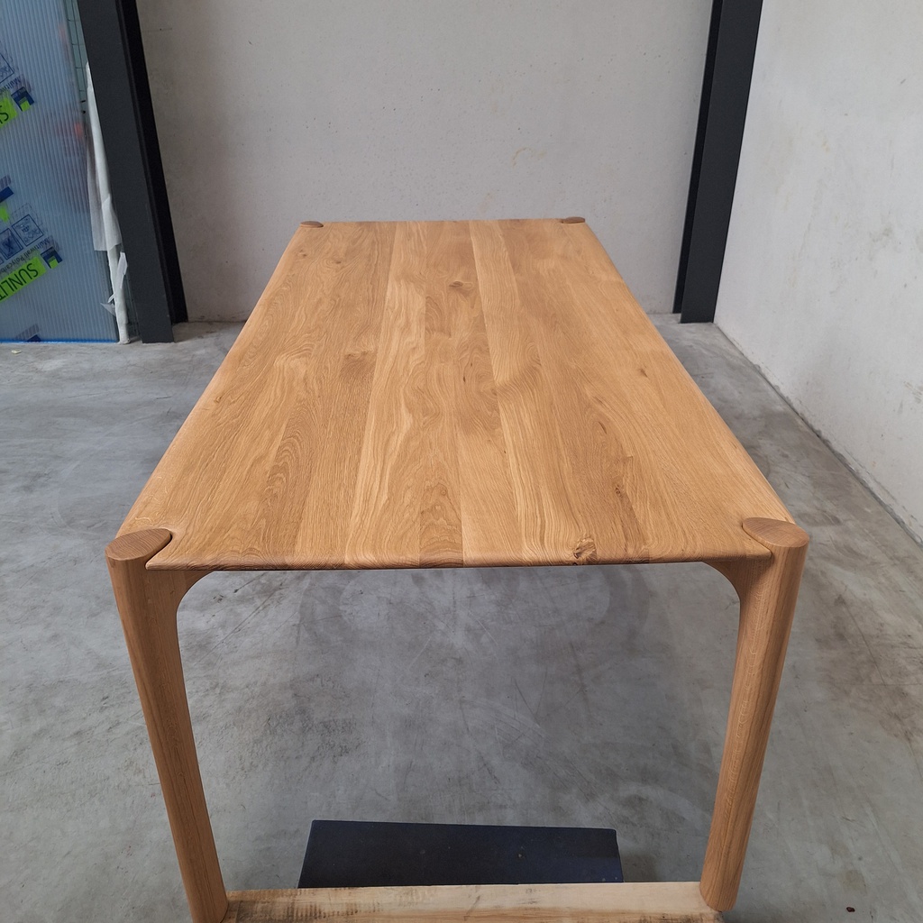PI dining table - 200cm
