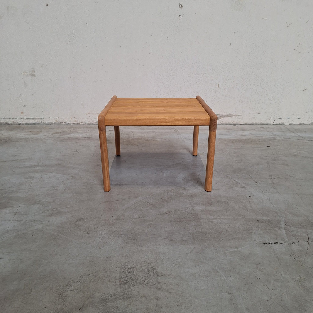 Jack outdoor side table