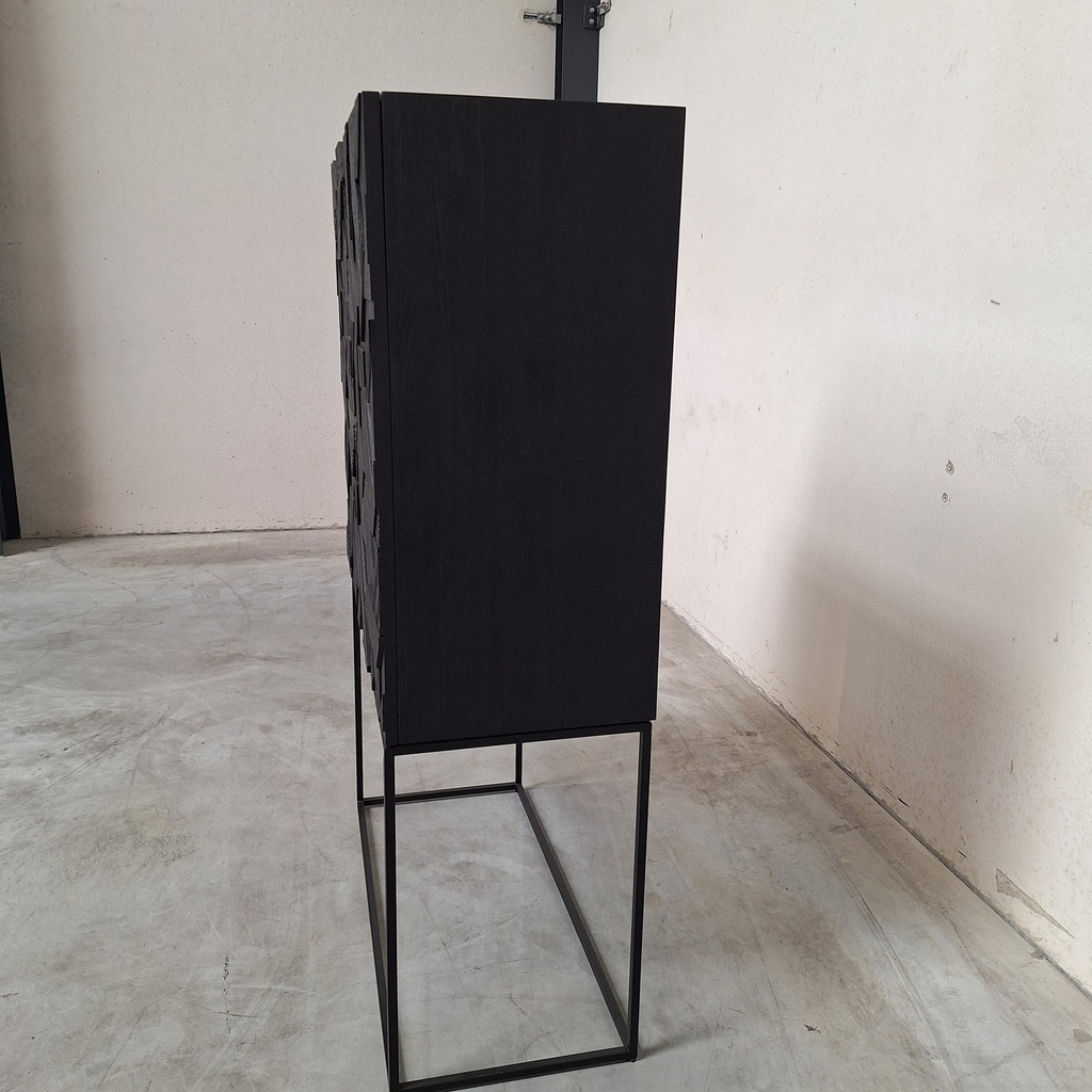 Graphic cupboard