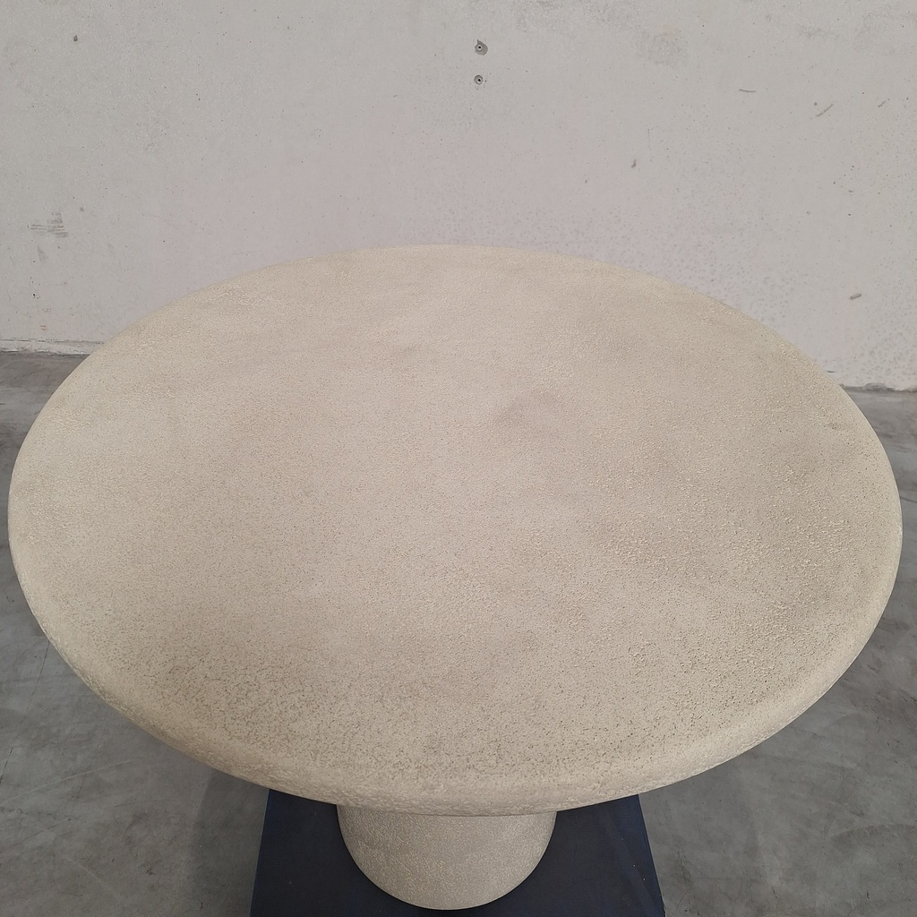 Elements dining table