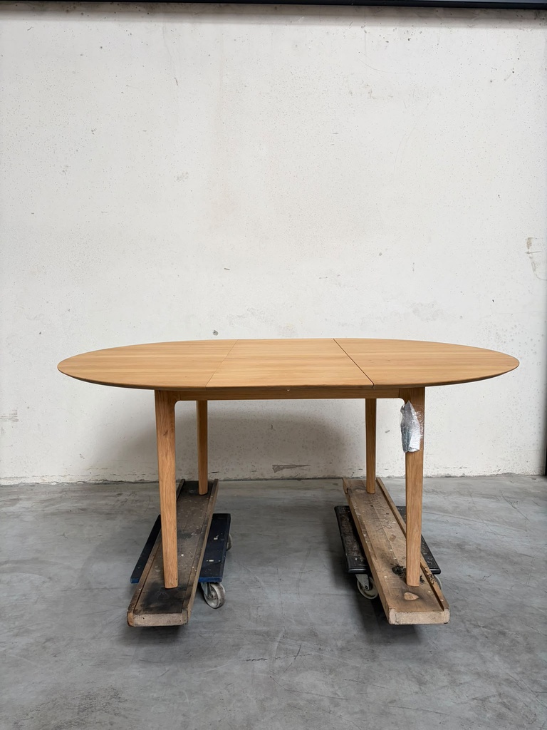 Bok round extendable dining table