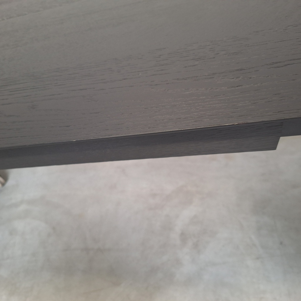 Bok extendable dining table