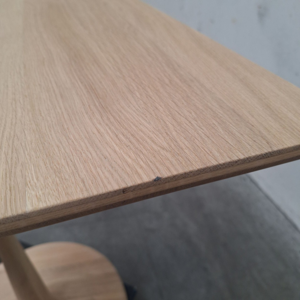 Torsion dining table