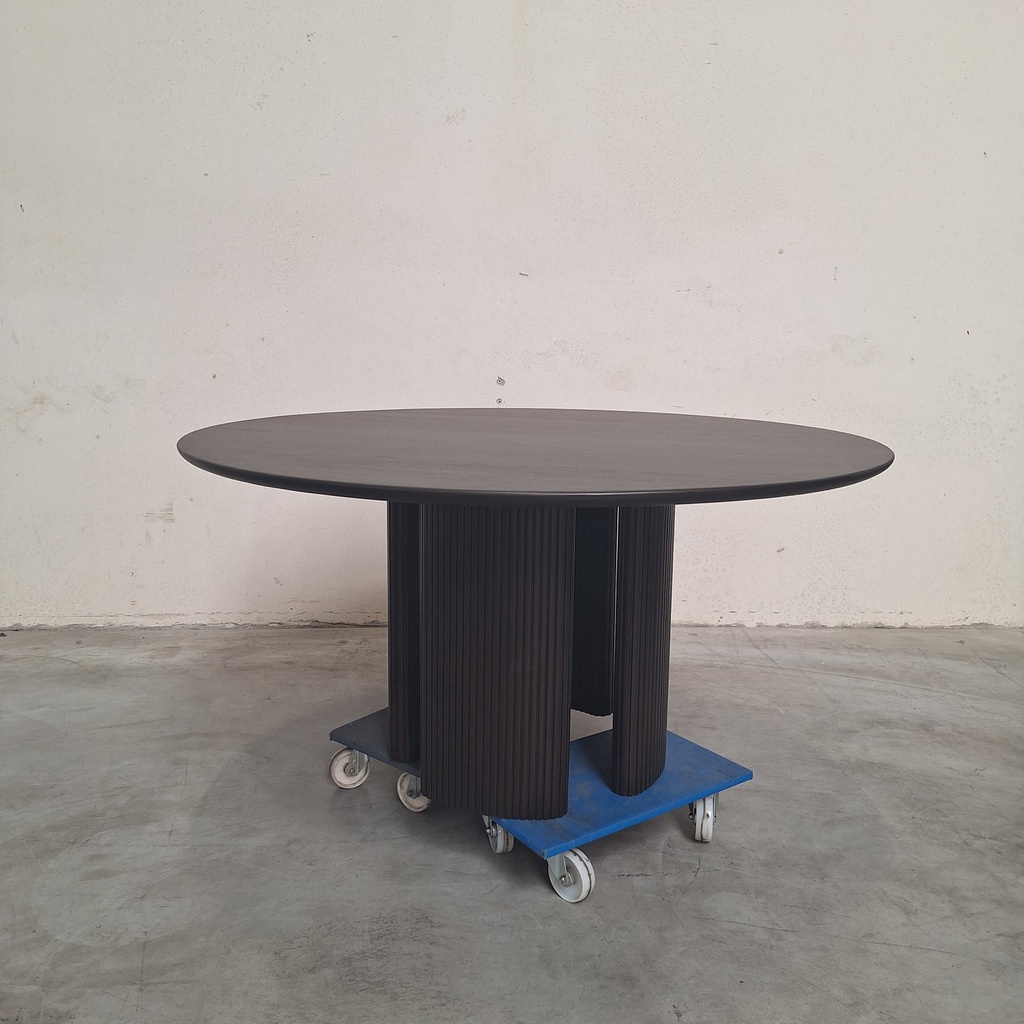 Roller Max dining table - 150cm