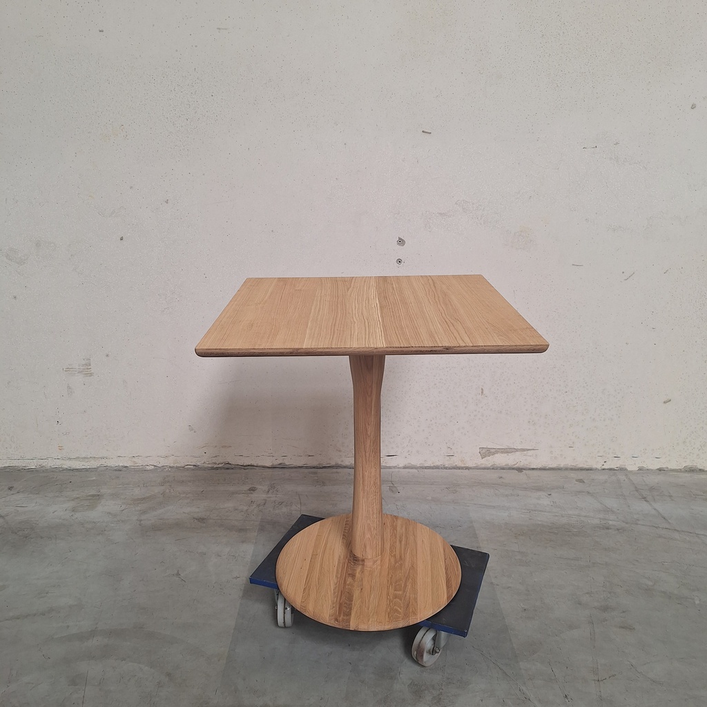 Torsion dining table