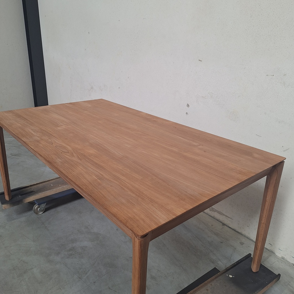 Bok extendable dining table