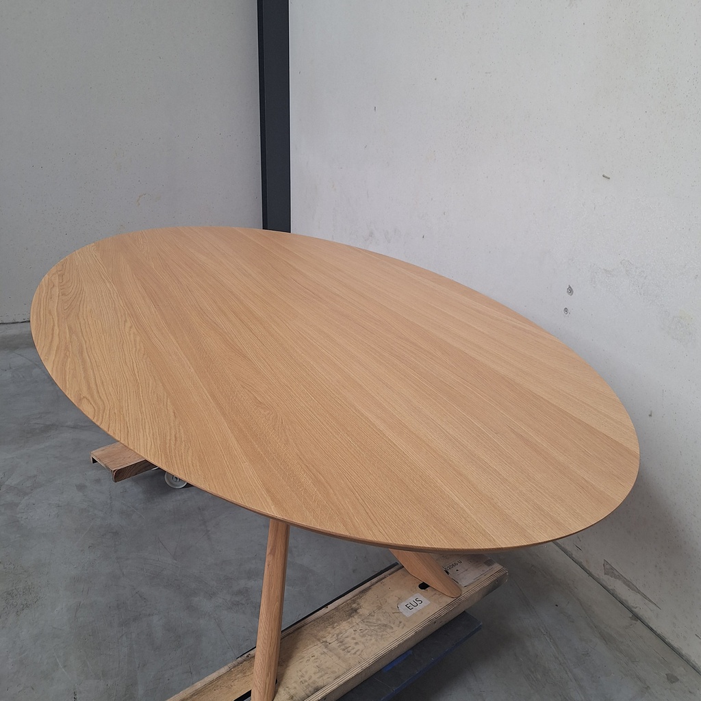 Mikado dining table