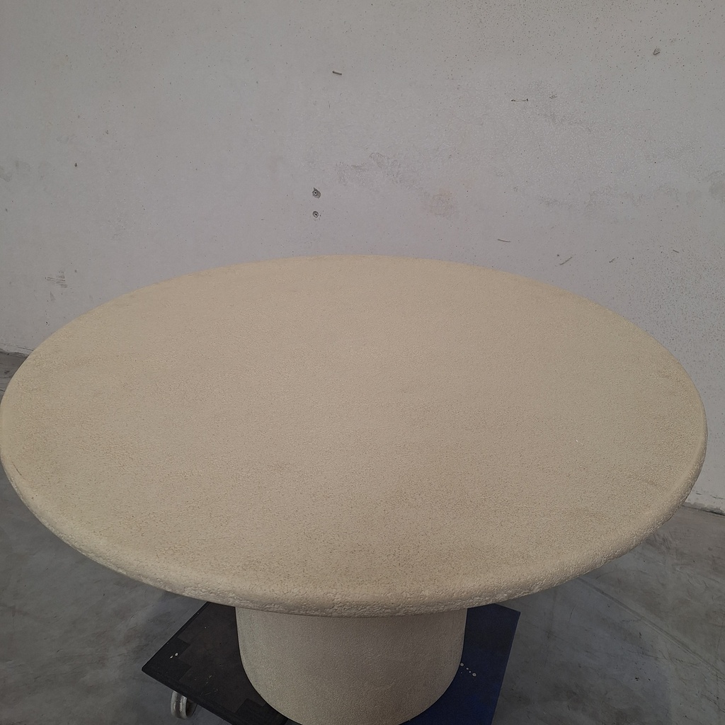 Elements dining table