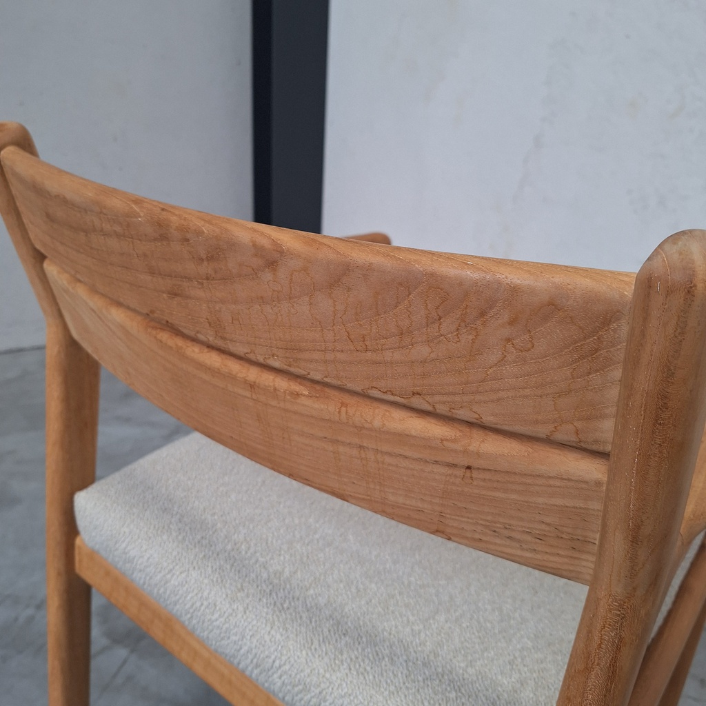 Set of 2 Jack outdoor dining chairs with armrests and cushion (Natural)