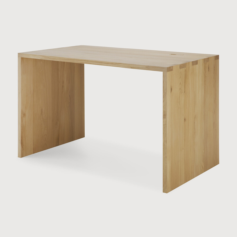Oak U desk with cable management - 140cm