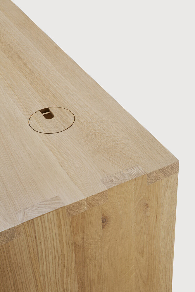 Oak U desk with cable management - 140cm