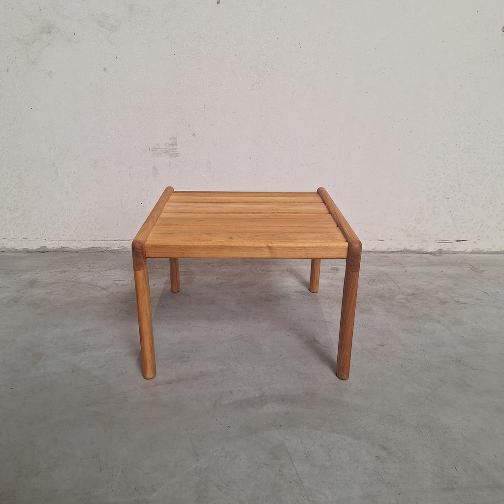 Jack outdoor side table