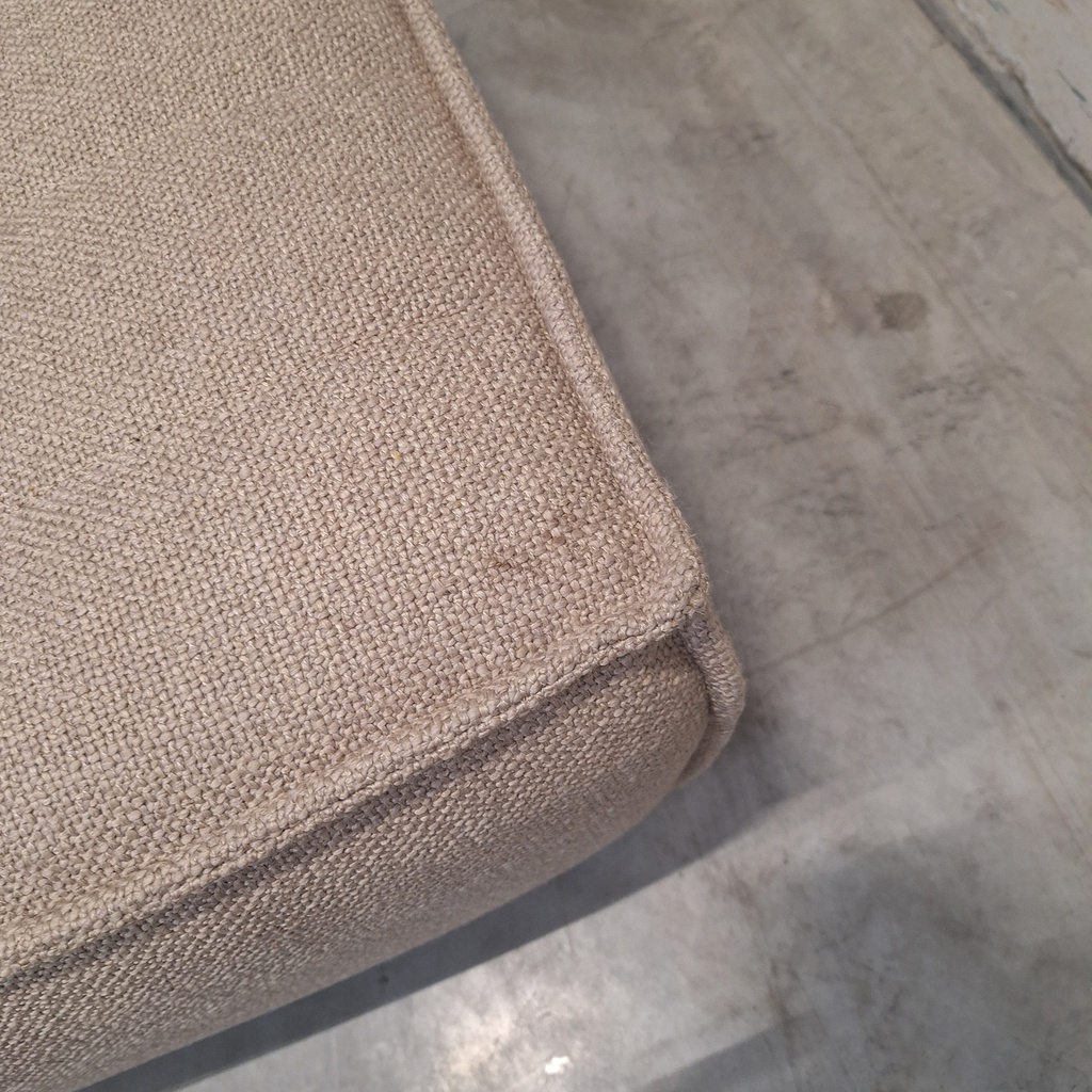 N701 footstool