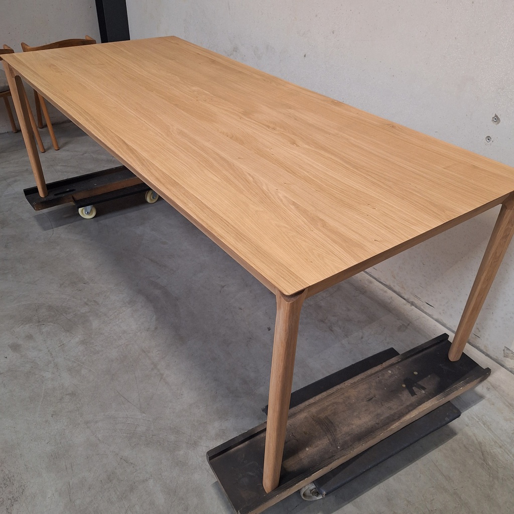 Bok dining table