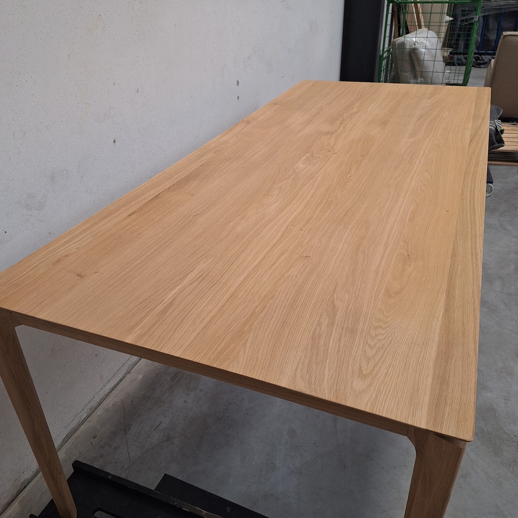 Bok dining table