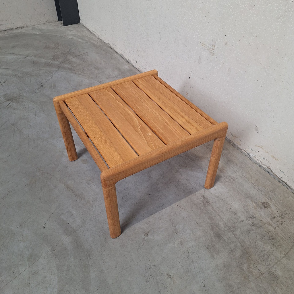 Jack outdoor side table