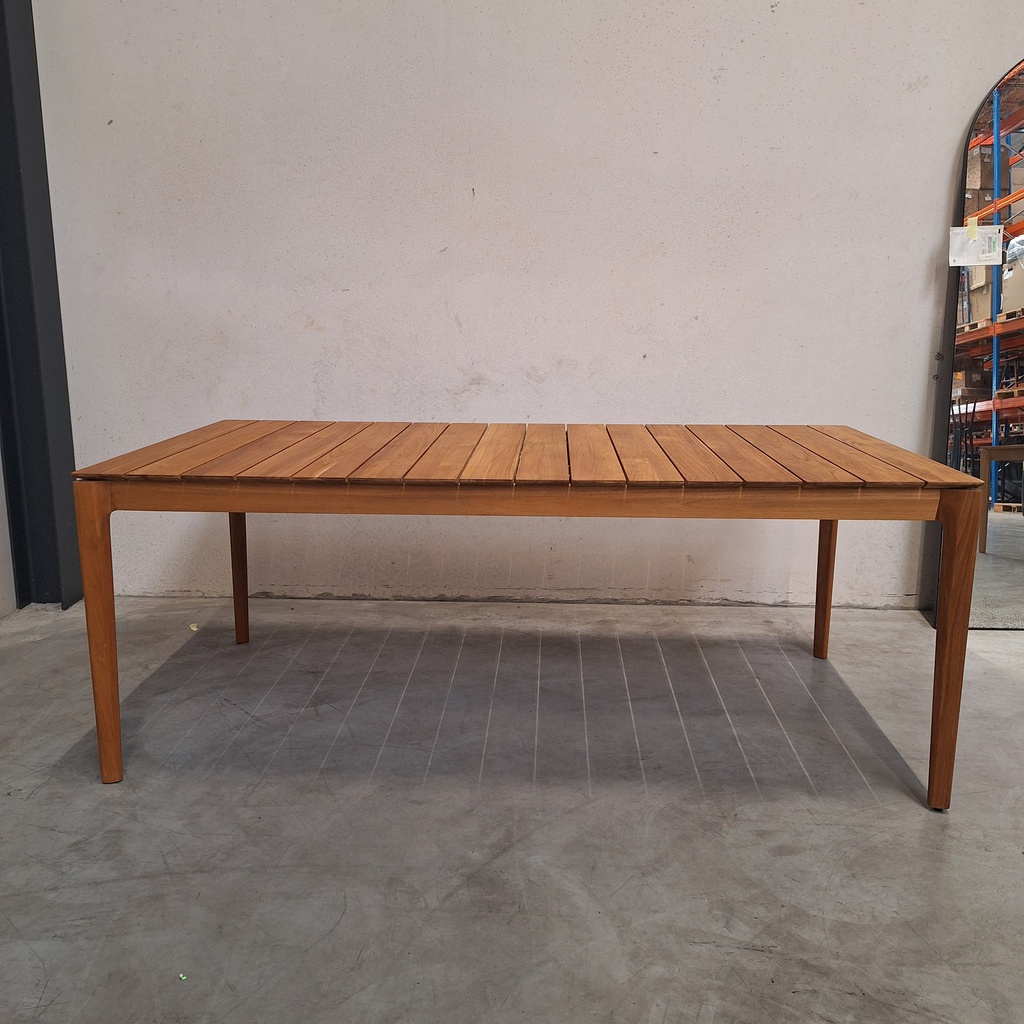 Bok outdoor dining table