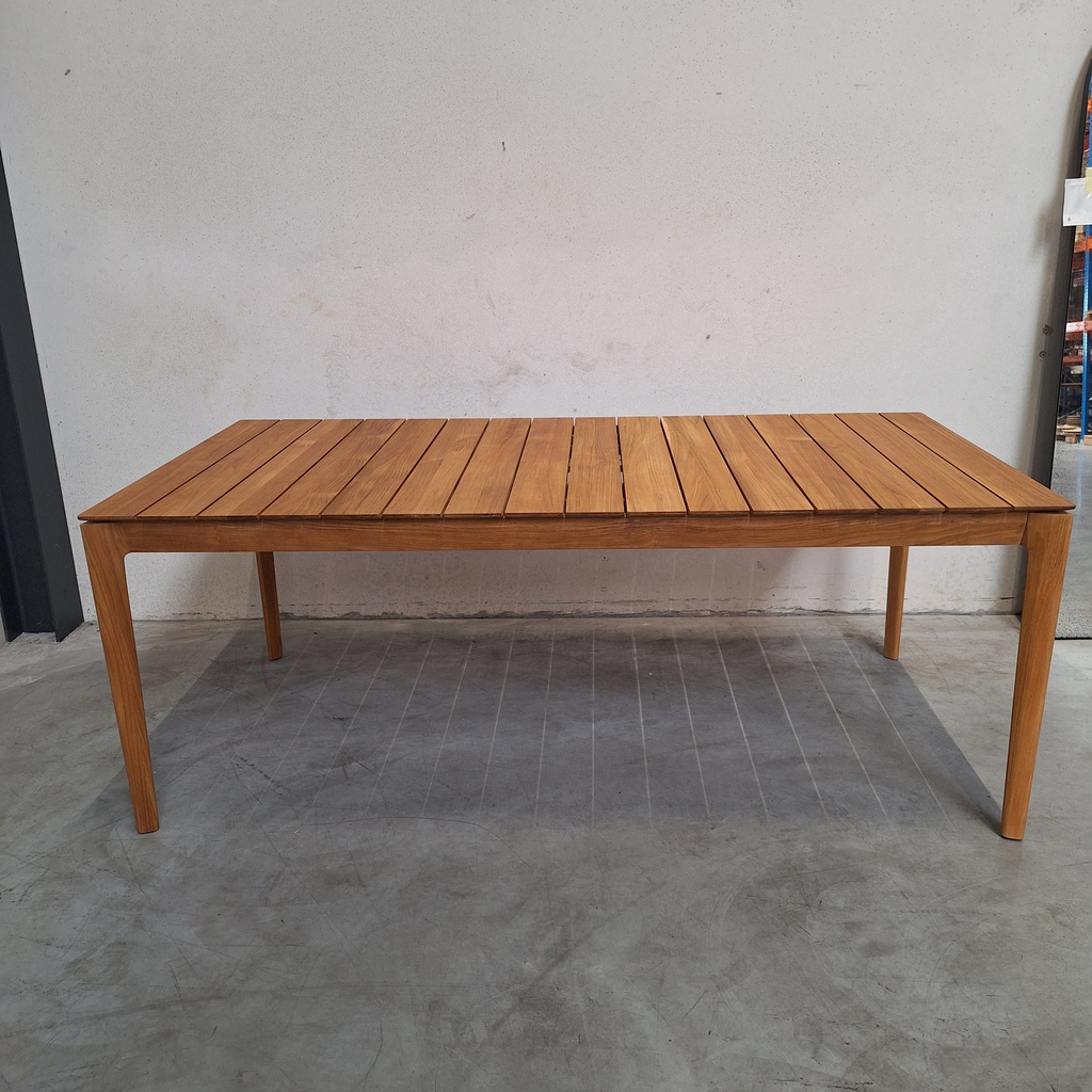 Bok outdoor dining table