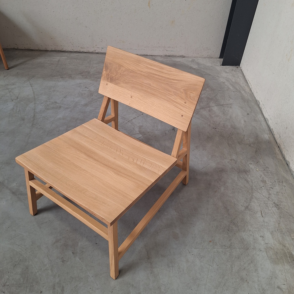 N2 lounge chair