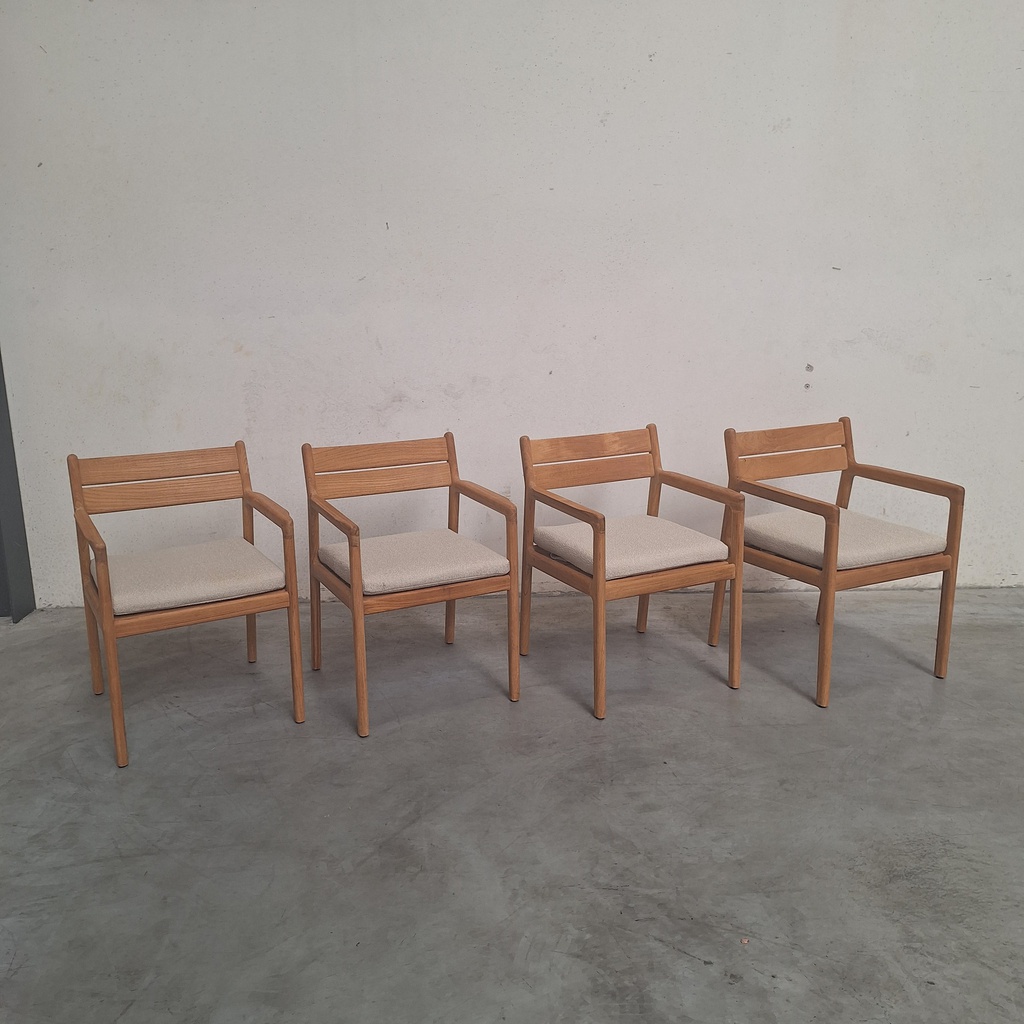 Set of 4 Jack outdoor dining chairs with cushion (Natural)