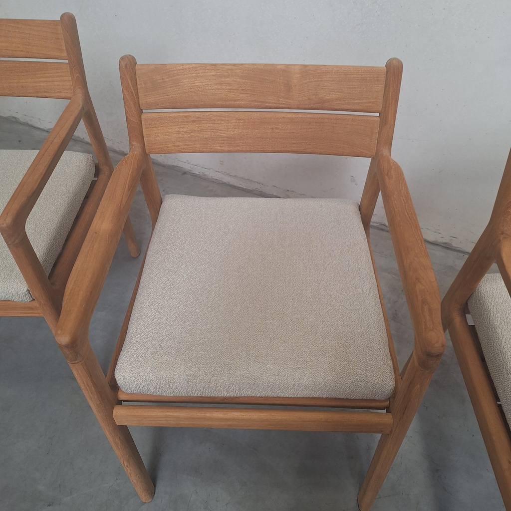Set of 4 Jack outdoor dining chairs with cushion (Natural)