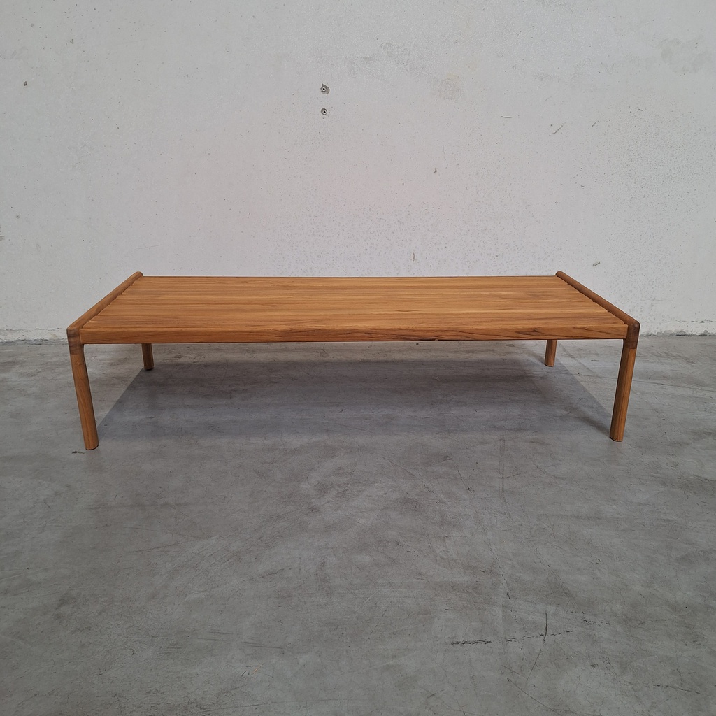Jack outdoor coffee table