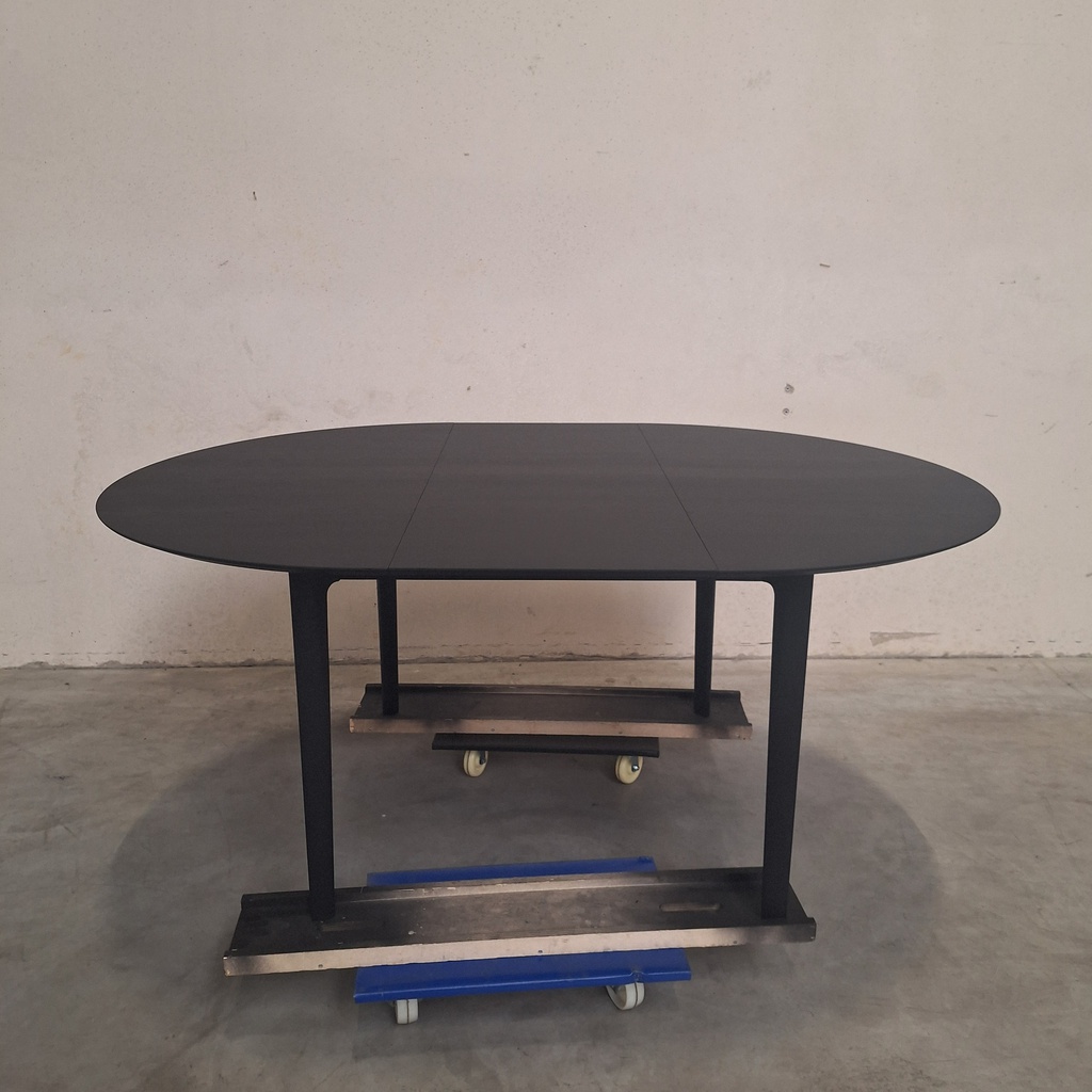 Bok round extendable dining table