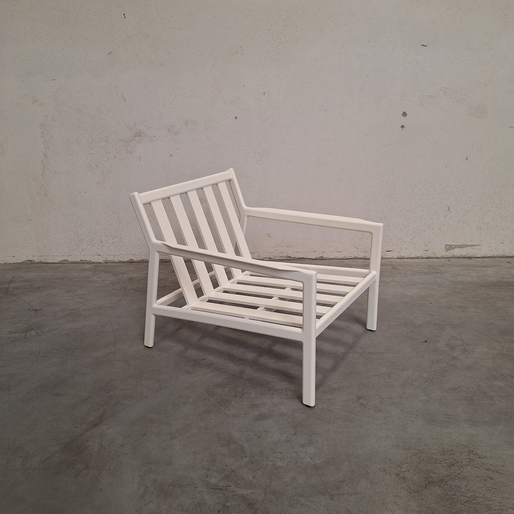 Jack outdoor lounge chair frame
