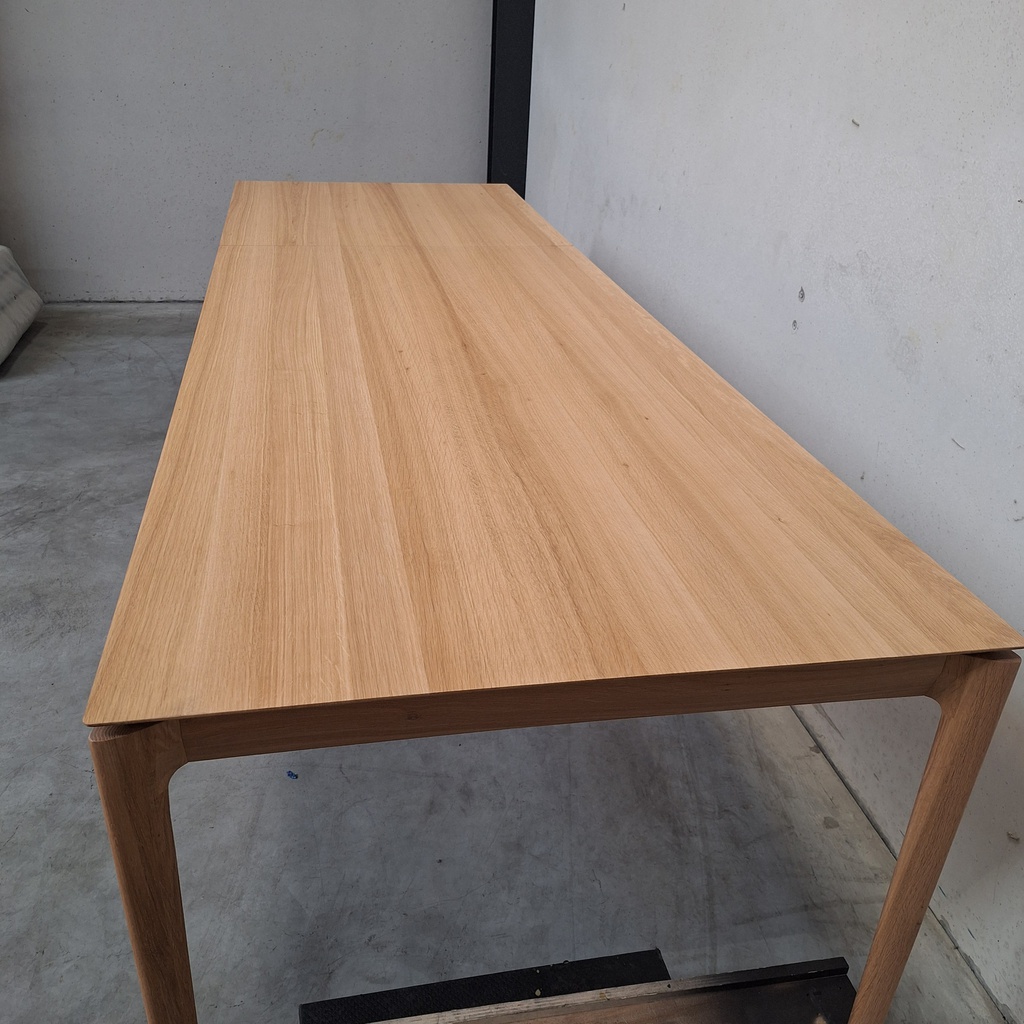 Bok extendable dining table