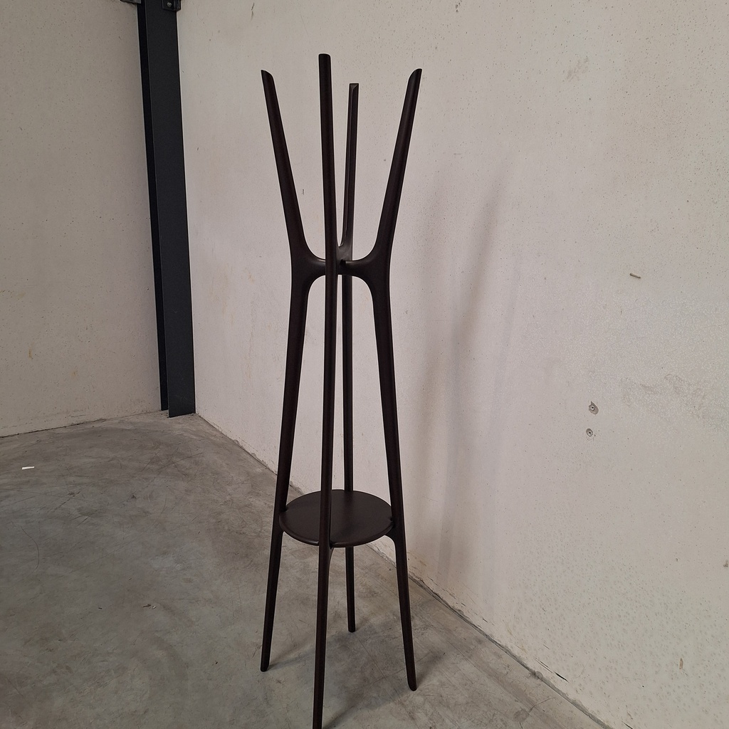 PI coat stand