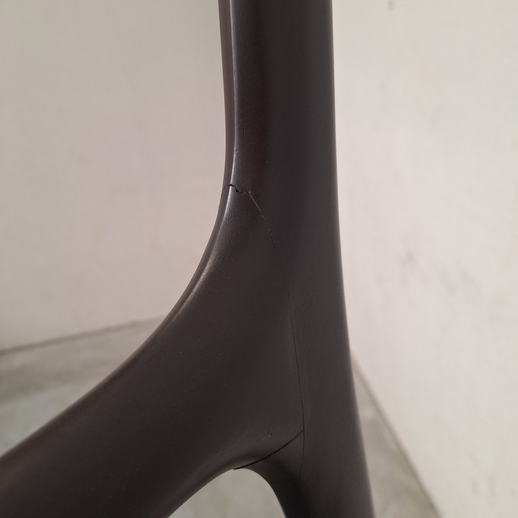 PI coat stand