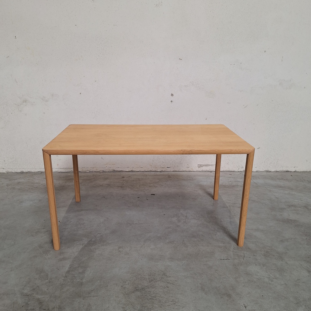 Air dining table - 140cm