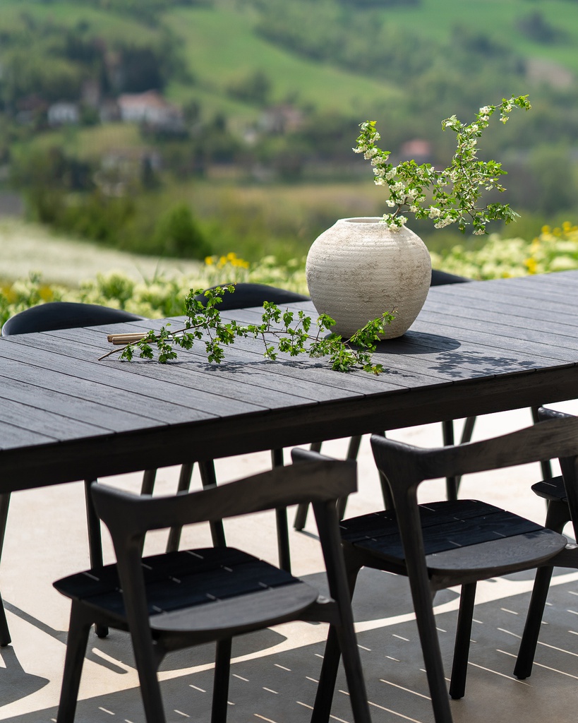 Bok outdoor dining table TEMPLATE
