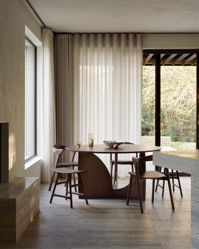 Geometric dining table TEMPLATE