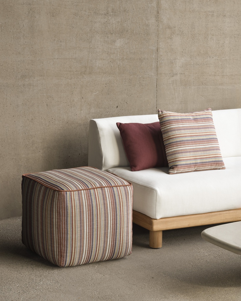 Zahara outdoor cushion TEMPLATE