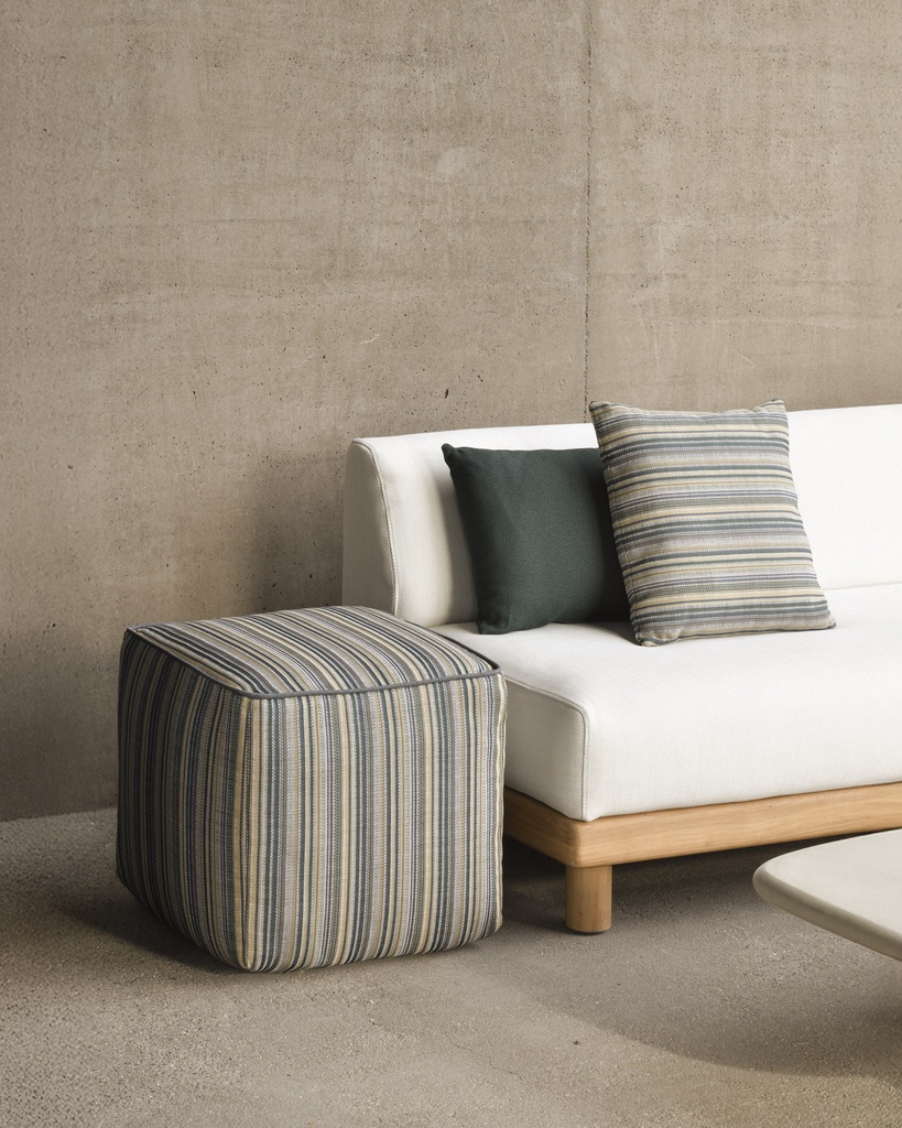 Zahara outdoor cushion TEMPLATE