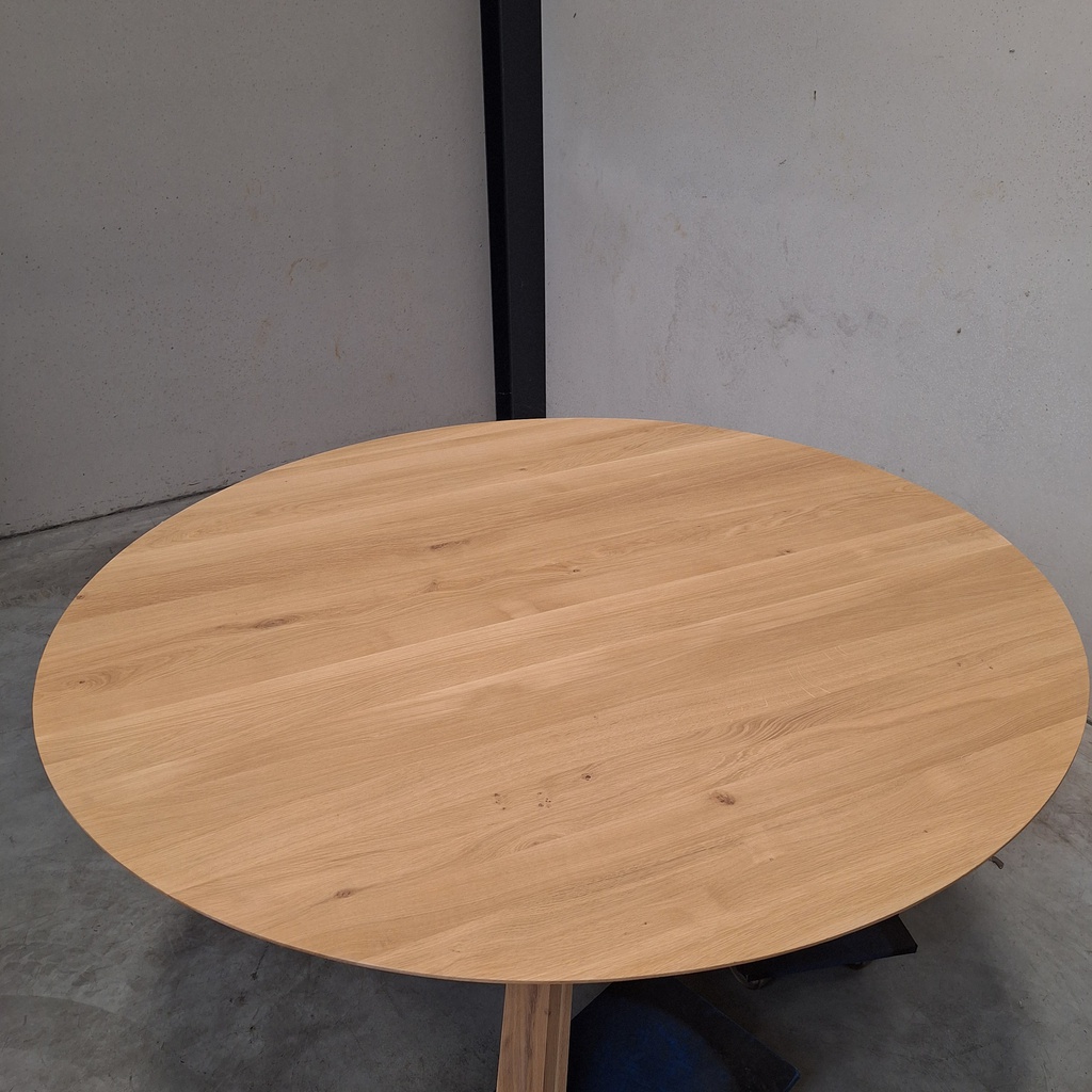 Circle dining table - 163cm