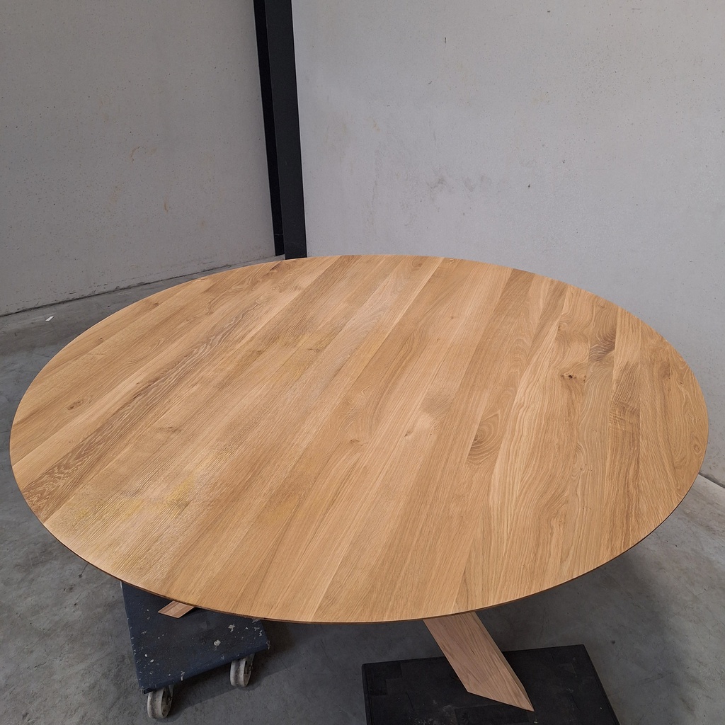 Circle dining table - 163cm