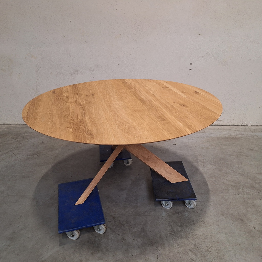 Circle dining table - 163cm