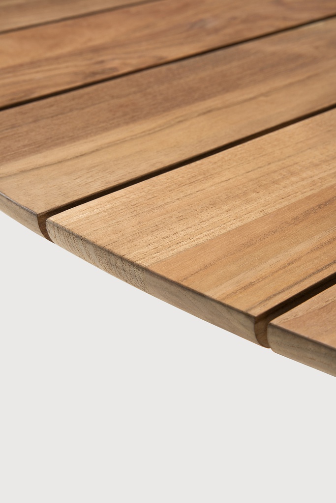 Circle outdoor dining table TEMPLATE