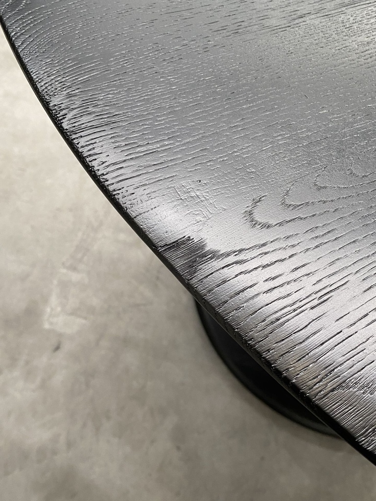 Torsion dining table