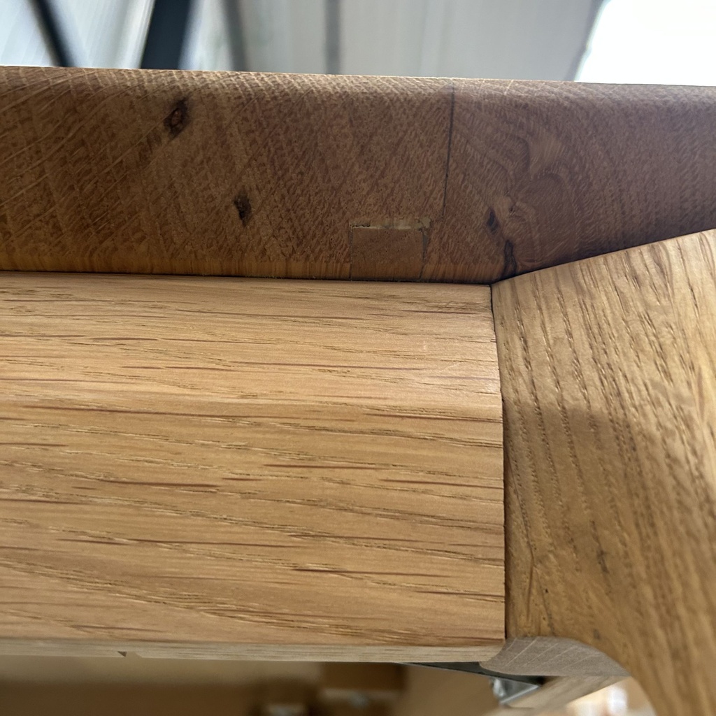 Bok dining table