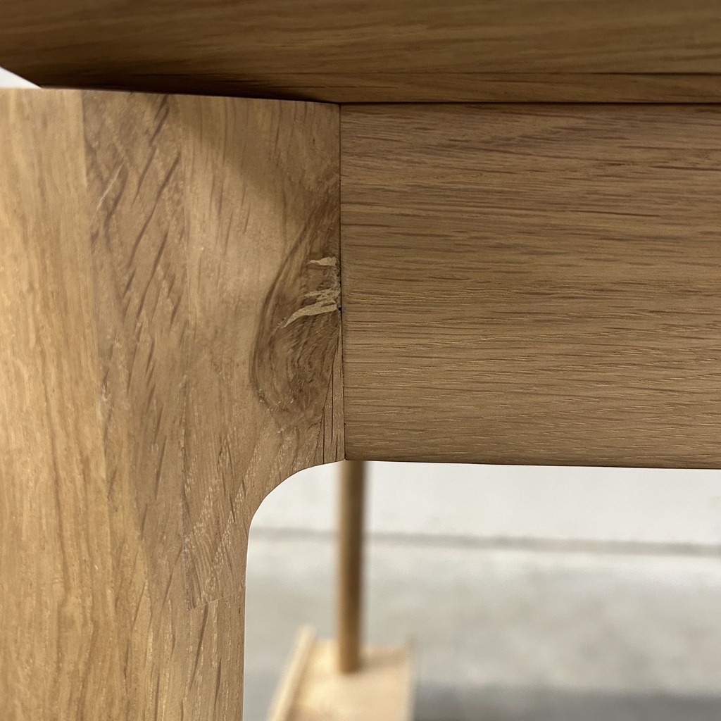 Bok extendable dining table