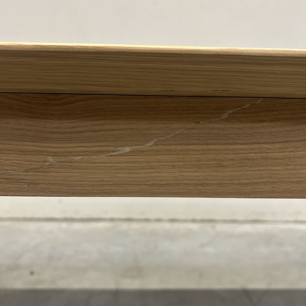 Slice dining table