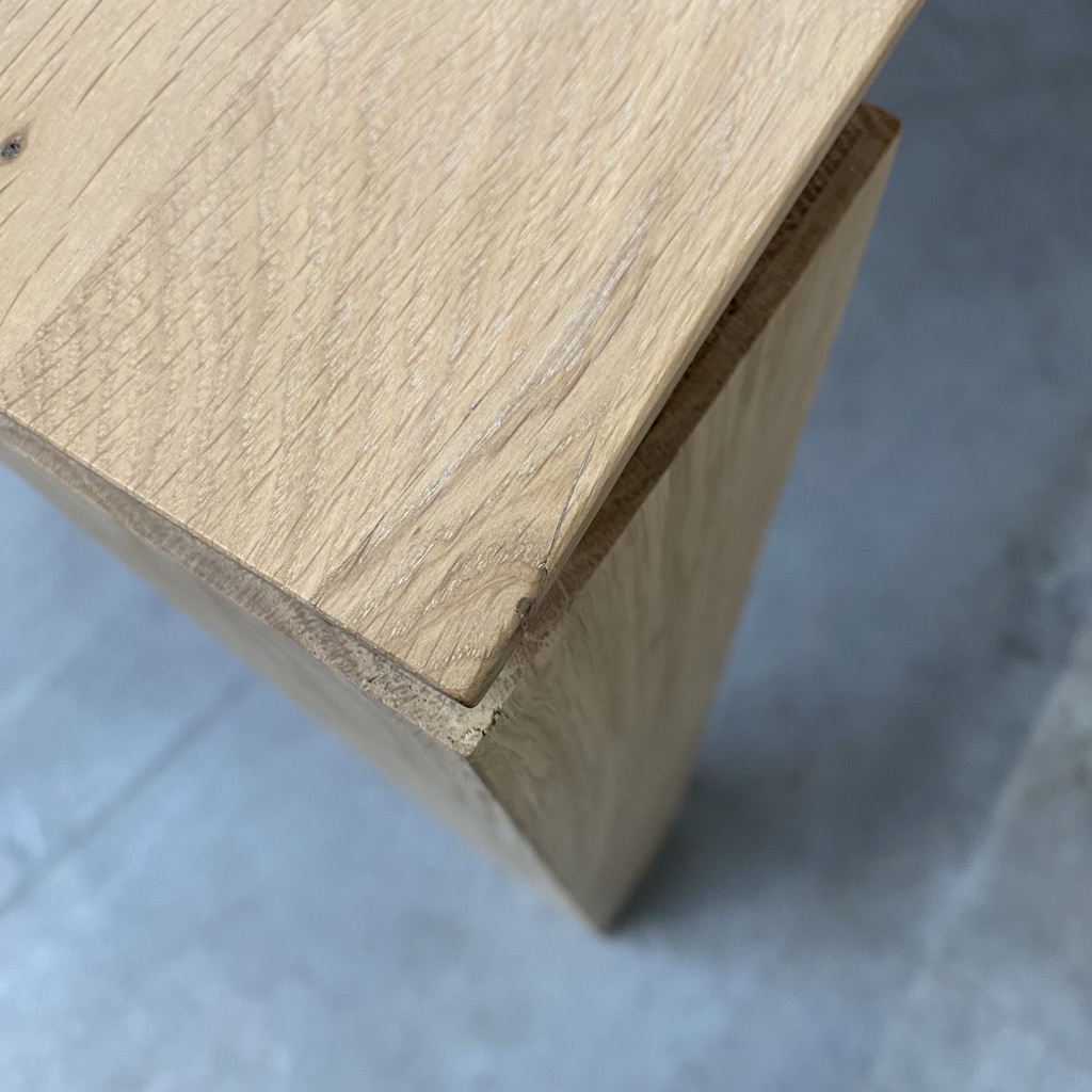 Slice dining table