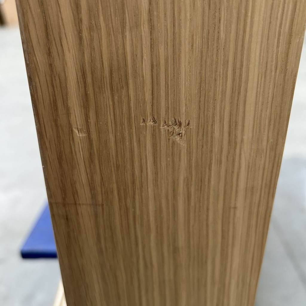 Slice extendable dining table