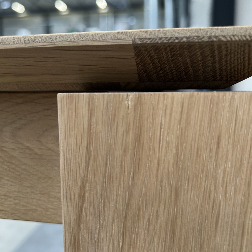 Slice extendable dining table