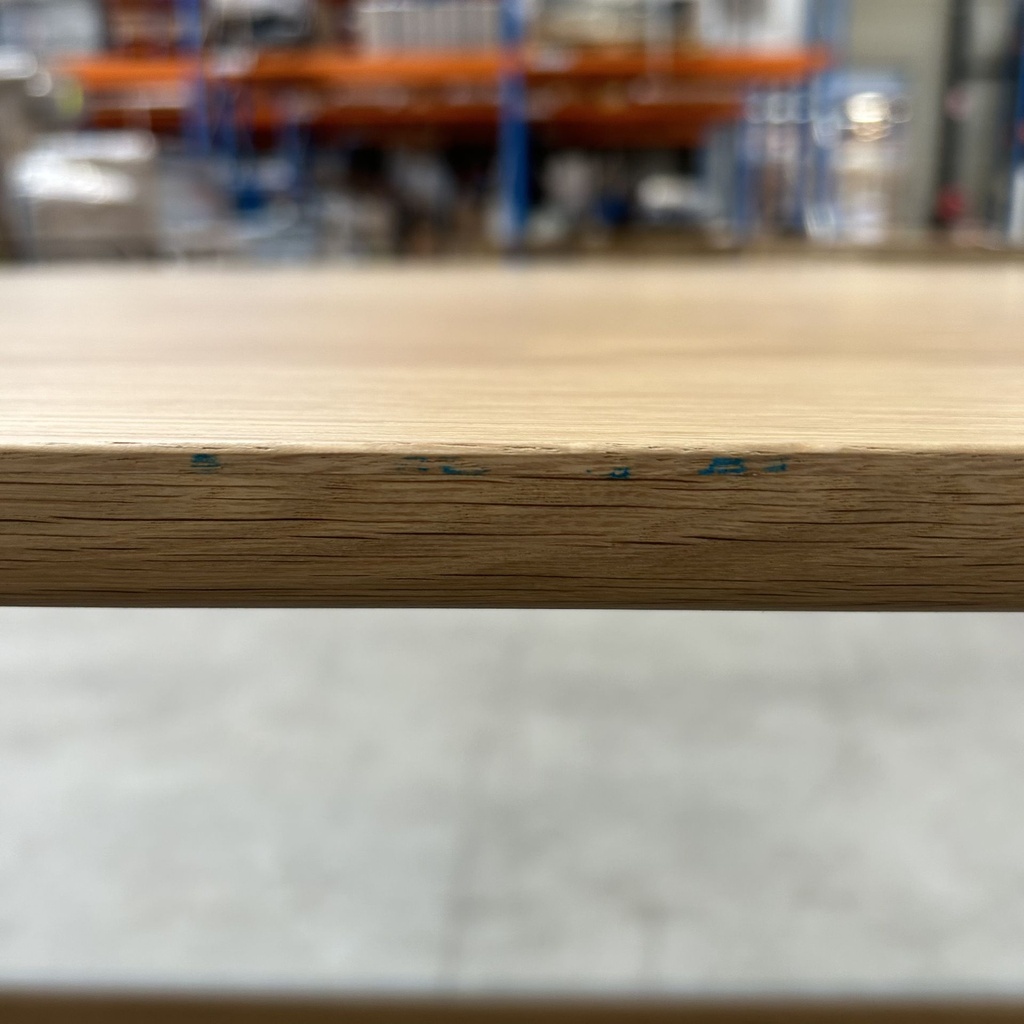 Profile dining table