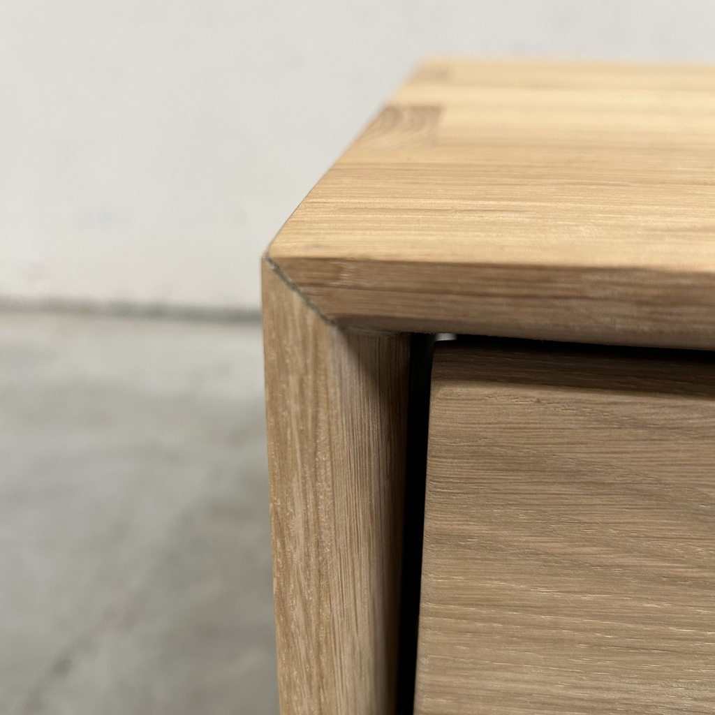 Nordic II bedside table